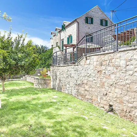 Villa Sleeps 6 Pool Air Con Wifi